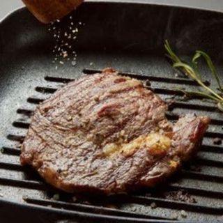 500 Solomillo a la plancha con berenjenas en salsa de ostras