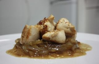 Pollo con cebolla