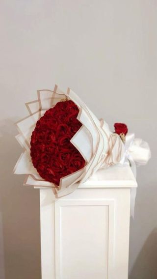 Large red rose bouquet