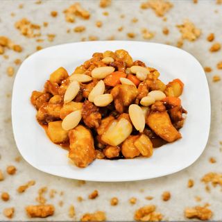 Frango com Amêndoas