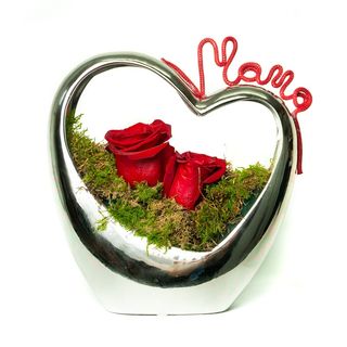 Corazón plateado con rosas