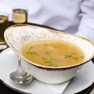 Pileća supa sa domaćim rezancima