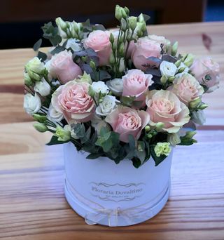 Cutie trandafiri si lisianthus 