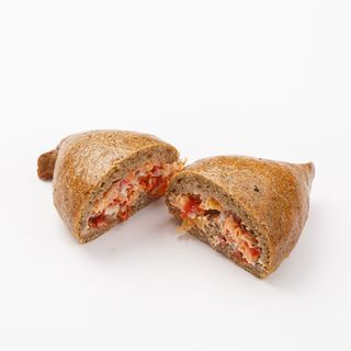 "ГД" Пирожок ржаной с семгой и томатами (0,065 кг)