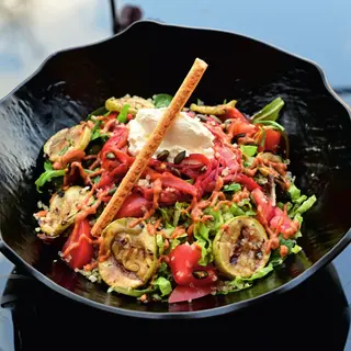 Салата с киноа (560г)
