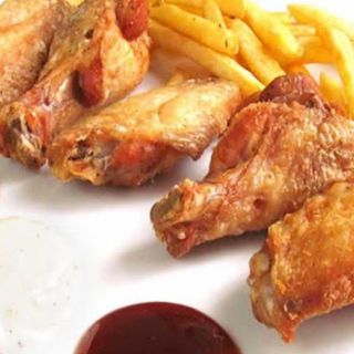 Alitas de pollo con patatas
