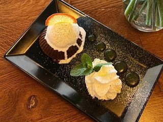 Шоколадний фондан з морозивом (200g)