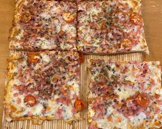 Pizza jamón York (porción)