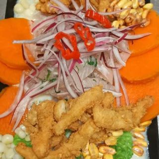 Ceviche Mixto Fuente Familiar (Para 2 Personas)