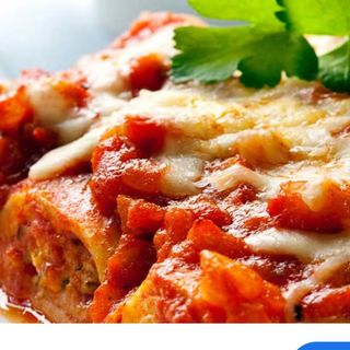 Canelones de carne boloñesa gratinados