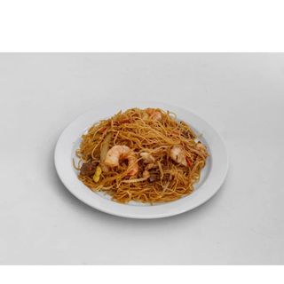 18. Fideos de arroz con tres delicias
