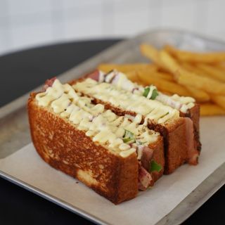 SANDWICH DE PASTRAMI