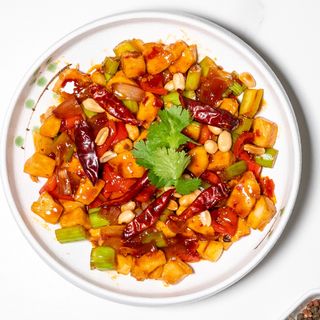C12. Bocconcini di pollo con arachidi – Kung Pao Chicken 