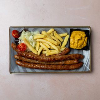 Domaća dimljena kobasica