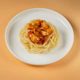 Спагеті з томатним курячим гуляшем (250г)