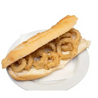 B-30 Bocadillo calamares con pimientos y huevo frito