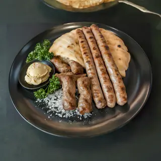 Teleće sudžukice i ćevapi