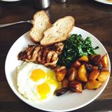 La Cueva's fit breakfast