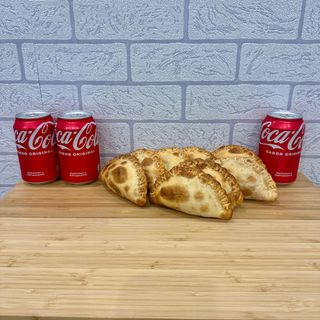 Empanadas (8 Uds.) Y Bebidas (3 Uds.)