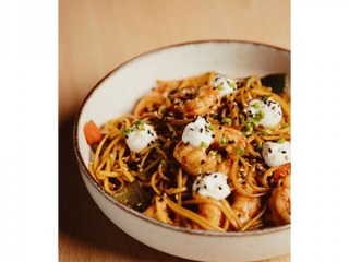 Wok de gambones y verdura