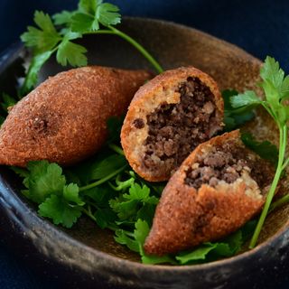 ხორცის ბურთულა ნიგვზი(პორციაში 1 ცალი)