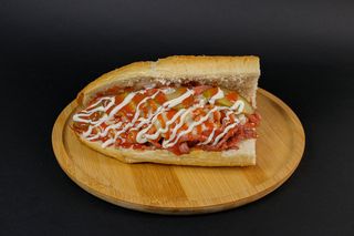 Sendvič sa sudžukom i salamom