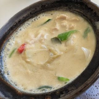 Sopa De Pollo Con Coco