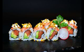 Uramaki salmone avocado Phiradepha - 8 pezzi