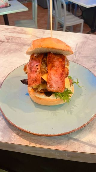 Doble burger de pollo rebozado crujiente (300 g.)