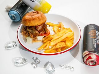 Бургер з рваною свининою