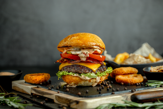 Muse Extra Smashburger COMBO (with fries & sauce) 630 g