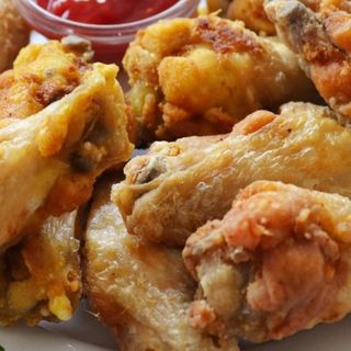 6. Alitas de pollo 6und