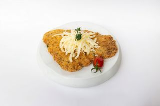 Snitel din cotlet de porc cu cascaval ras