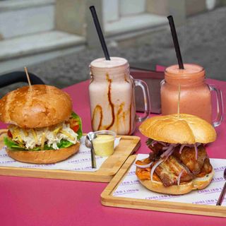 COMBO CHOLITO 2 - 2 Sándwich + 2 Jugos