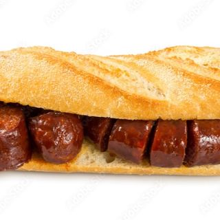 Bocadillo De Choricitos Calientes