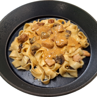 Paste Pollo e Funghi (pui si ciuperci)