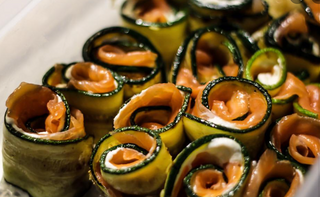 Rolinhos de Curgete com Salmão e Ricota