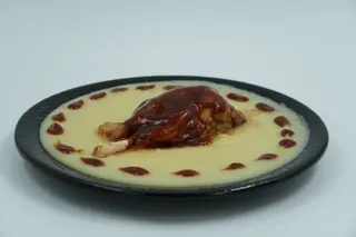 Aripioară de porc cu spumă de cartofi