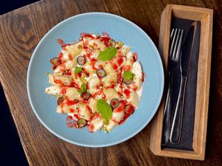 Ліниві вареники з кокосовою емульсією та ягодами (270 g)