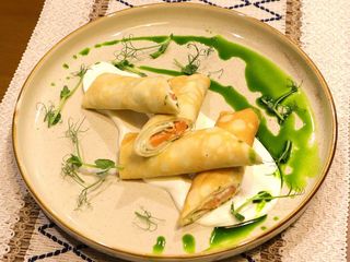 Блинчики со слабосоленой  сёмгой и сливочным сыром