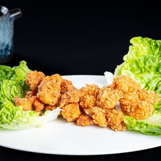 雞蝦拼盤 Mix karagee de pollo y langostinos