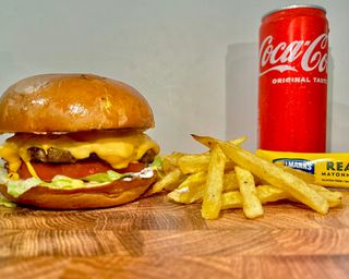 Чийзбургер меню