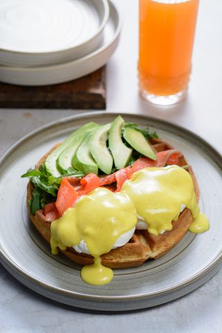 Բենդիկտ վաֆլիով և սաղմոնով