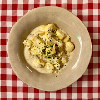FIOCCHI RELLENO DE PERA Y GORGONZOLA