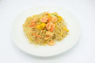 222. Spaghetti di riso con gamberi