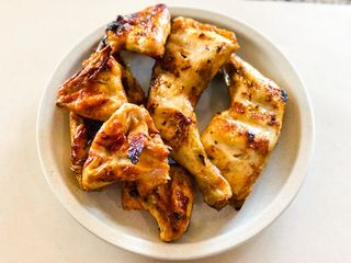 Dose Mista de Asas e Pernas de Frango