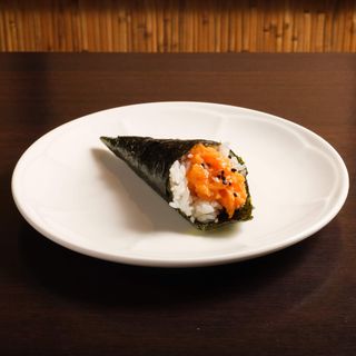 63. Temaki Spicy salmon - 1 pezzo