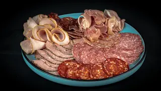 Platou mezeluri 