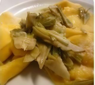 Ravioli  ricotta e spinaci ai carciofi