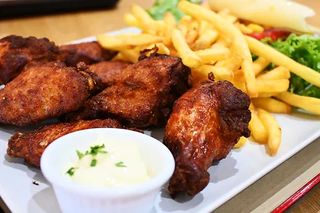 Plato De Alitas De Pollo (7 Uds.)